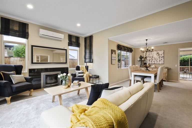 Photo of property in 17 Carousel Crescent, East Tamaki Heights, Auckland, 2016