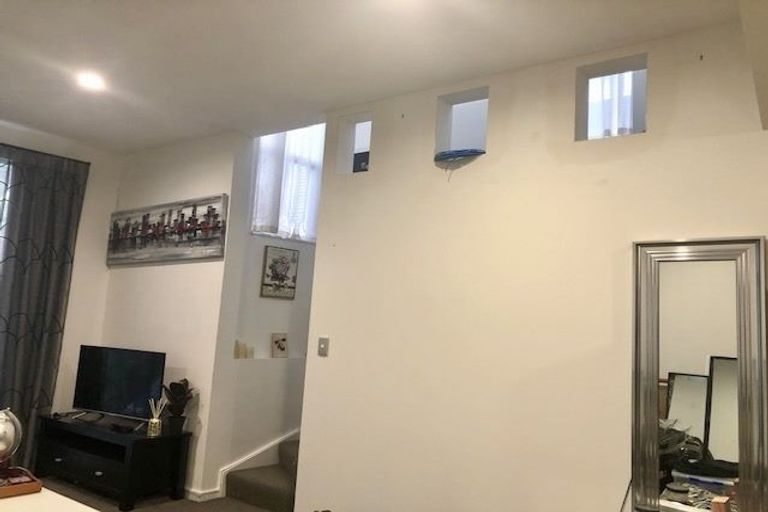 Photo of property in Mondrian Townhouses, 10/24 Hanson Street, Mount Cook, Wellington, 6021