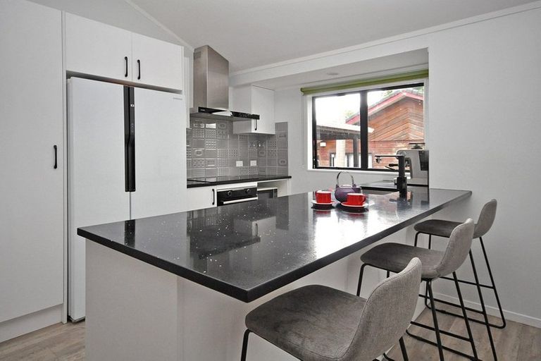 Photo of property in 109 Don Buck Road, Massey, Auckland, 0614