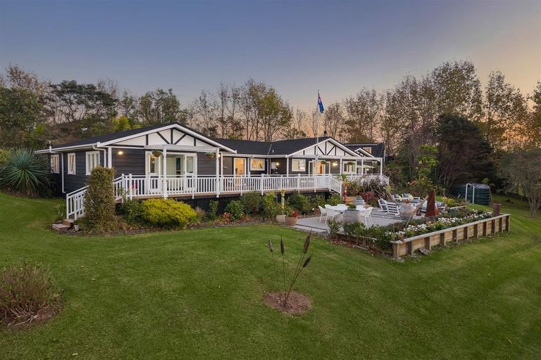 Photo of property in 1410 Old North Road, Helensville, 0875