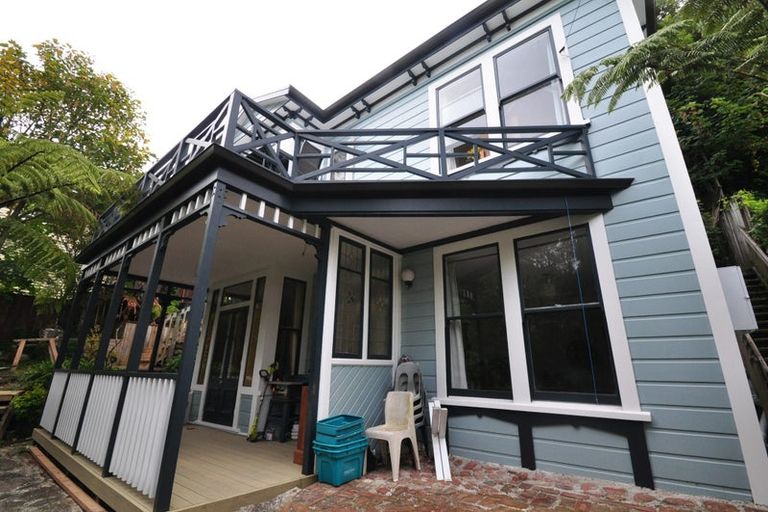 Photo of property in 140 Glenmore Street, Northland, Wellington, 6012