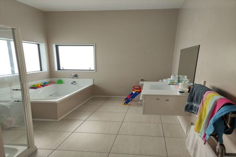 Photo of property in 30c Erlestoke Crescent, Churton Park, Wellington, 6037