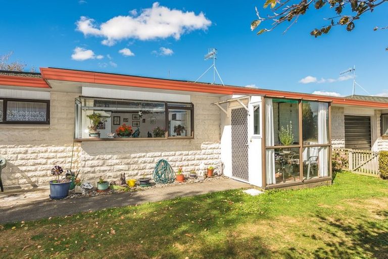 Photo of property in 16 Oaklea Avenue, Marton, 4710