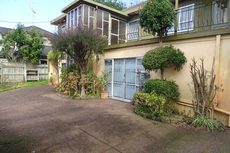 Photo of property in 2/44 Corunna Road, Milford, Auckland, 0620