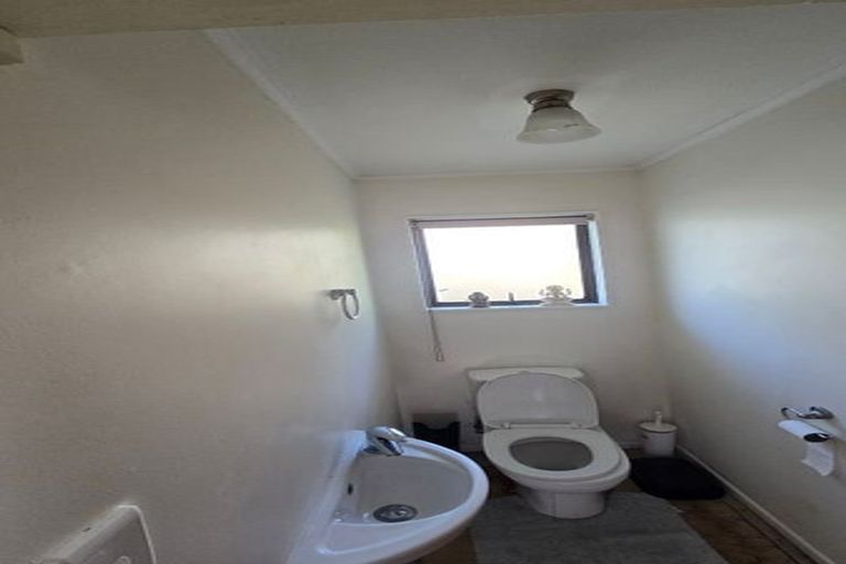 Photo of property in 6 Ruth Grove, Karori, Wellington, 6012