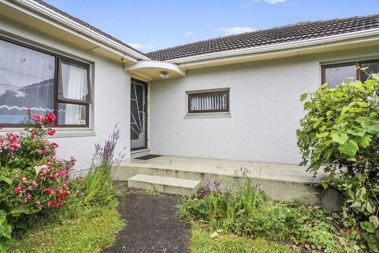 Photo of property in 16 Kerrs Road, Linwood, Christchurch, 8062