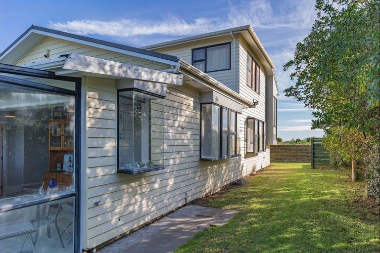 Photo of property in 105 Rua Avenue, Waitarere Beach, Levin, 5510