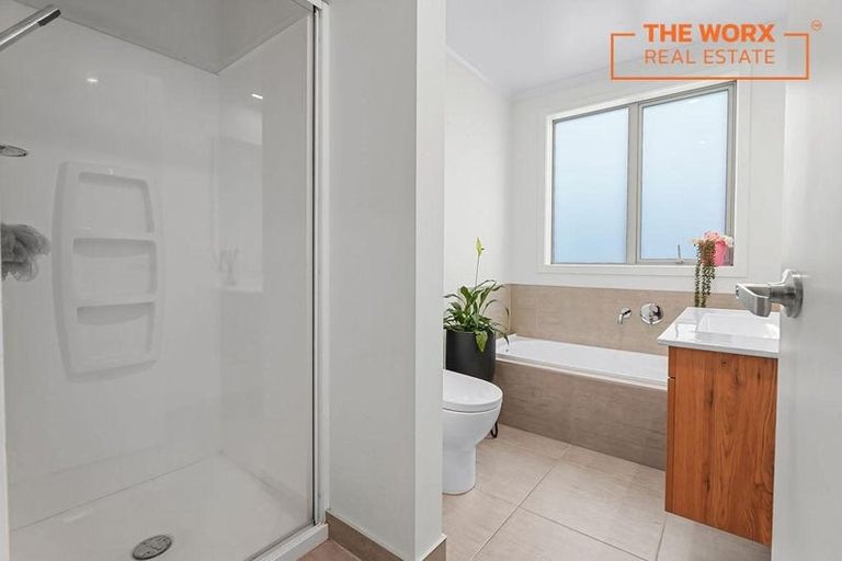 Photo of property in 5 Sauterne Road, Kumeu, 0810