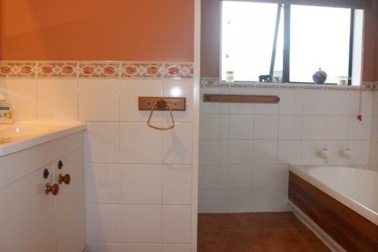 Photo of property in 163 James Line, Kelvin Grove, Palmerston North, 4414