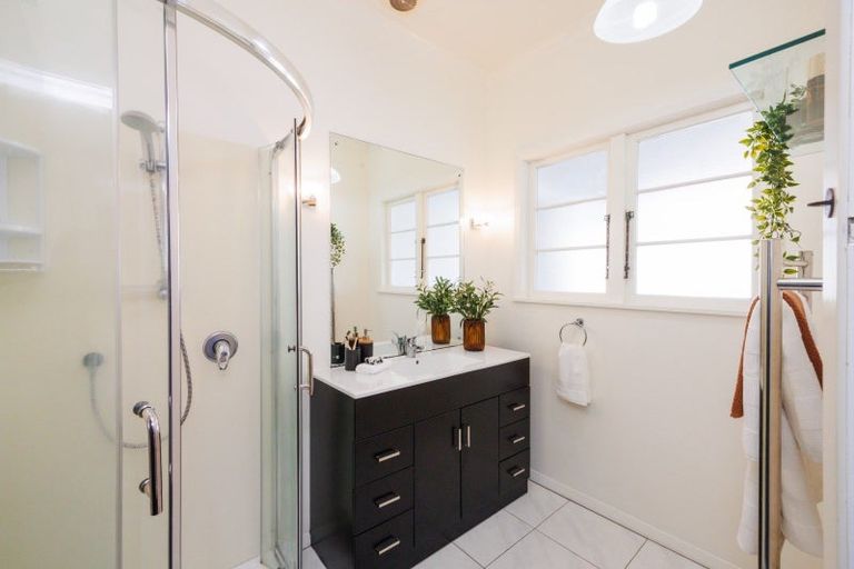 Photo of property in 18 East Street, Terrace End, Palmerston North, 4410