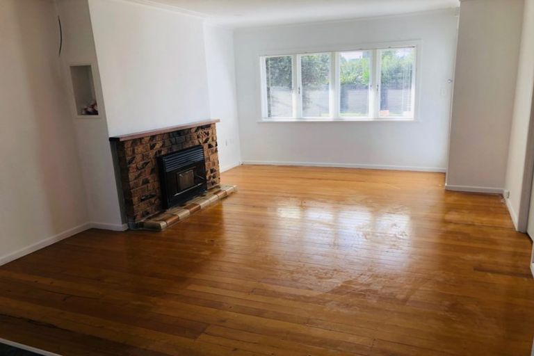 Photo of property in 27 Cameron Street, Papakura, 2110