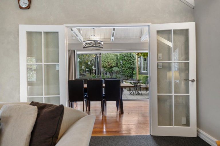 Photo of property in 45 Cedar Drive, Kelvin Heights, Queenstown, 9300