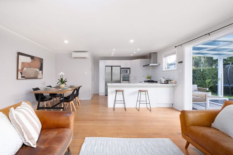 Photo of property in 8a Grande Vue Road, Papatoetoe, Auckland, 2025