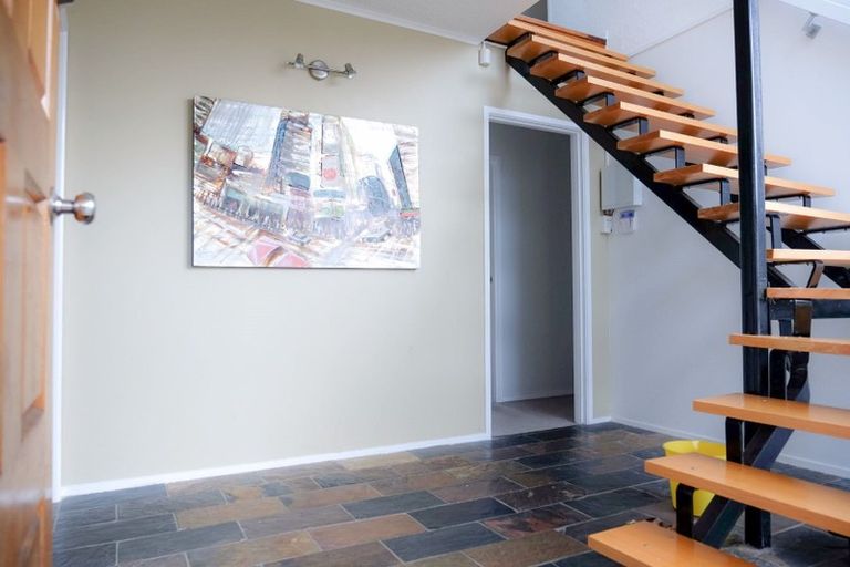 Photo of property in 9b Harrington Road, Henderson, Auckland, 0610