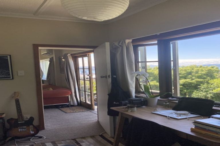 Photo of property in 29 Tanera Crescent, Brooklyn, Wellington, 6021