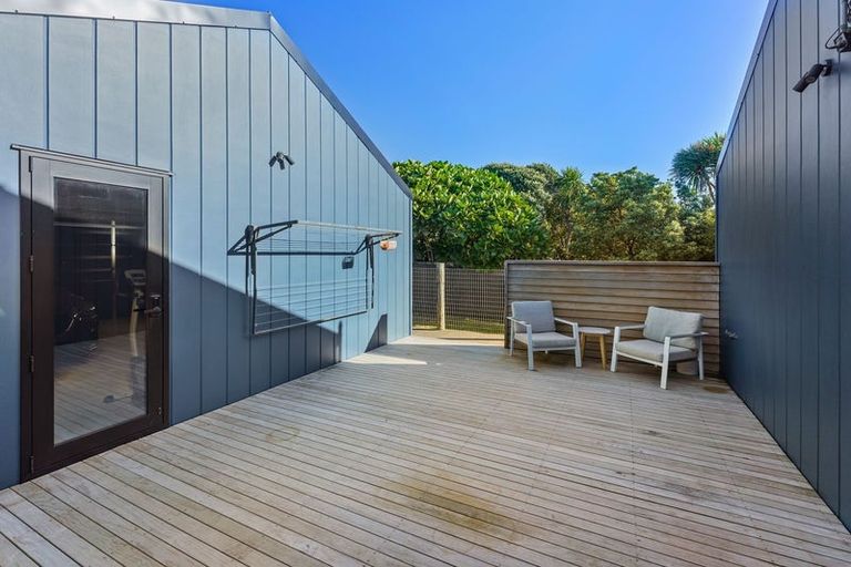 Photo of property in 1 Arapipi Way, Peka Peka, Waikanae, 5391