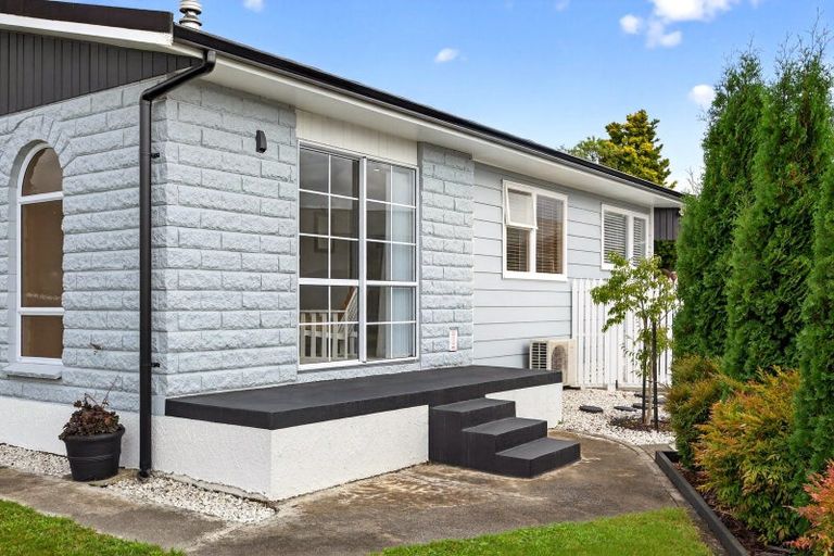 Photo of property in 3 Feist Street, Carterton, 5713