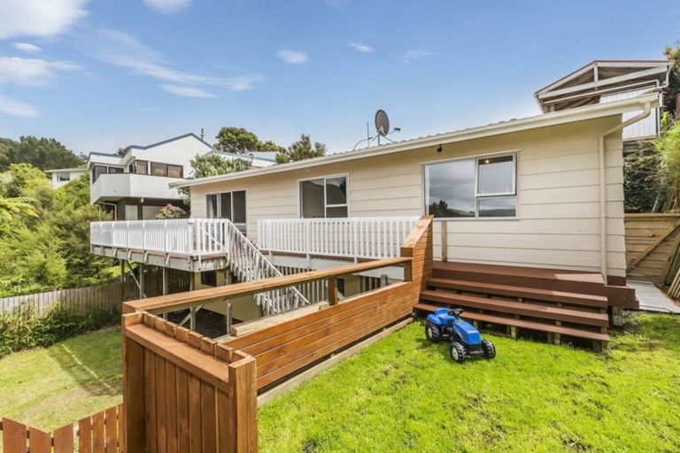 Photo of property in 17 The Sounding, Whitby, Porirua, 5024