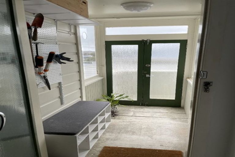 Photo of property in 139u6 Queens Drive, Lyall Bay, Wellington, 6022