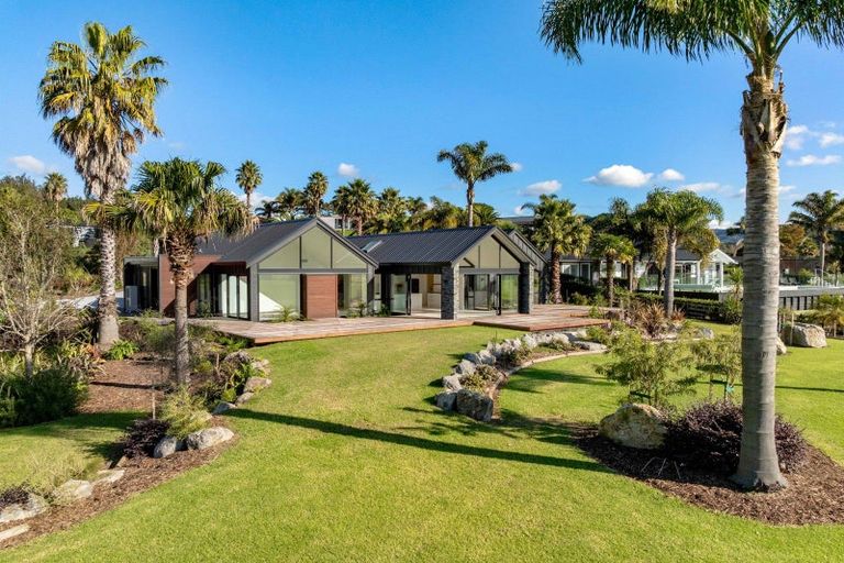 Photo of property in 20 Titoki Lane, Whangamata, 3691