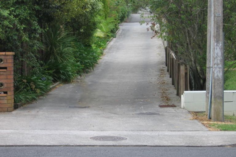 Photo of property in 12b Godley Road, Green Bay, Auckland, 0604