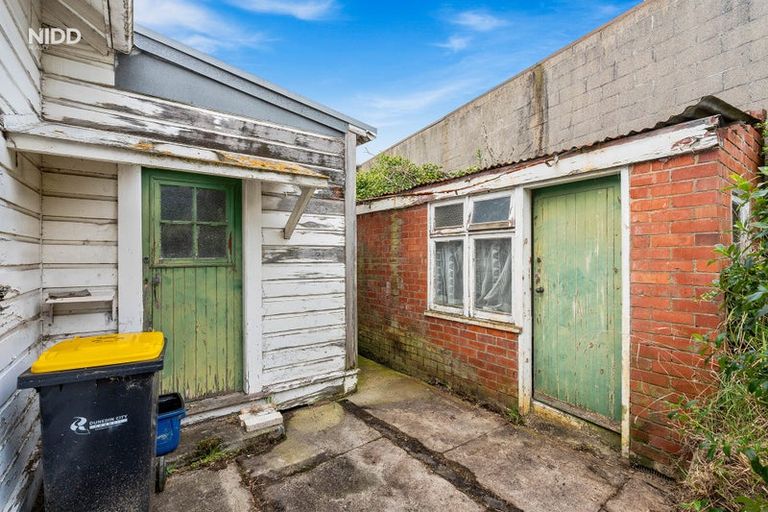 Photo of property in 1 Athol Place, Ravensbourne, Dunedin, 9022