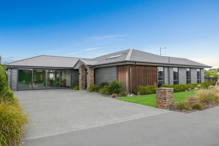 Photo of property in 37 Prestons Park Drive, Marshland, Christchurch, 8083