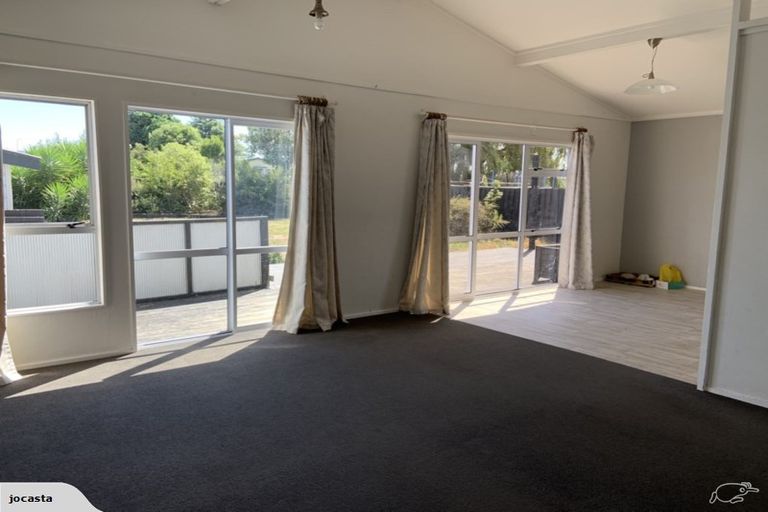 Photo of property in 17 Makarini Street, Paraparaumu, 5032