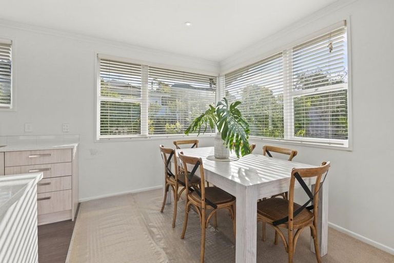 Photo of property in 5 Chevron Place, Castor Bay, Auckland, 0620