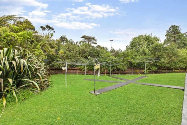 Photo of property in 2/1a Oates Road, Glen Eden, Auckland, 0602