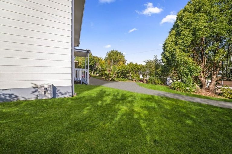 Photo of property in 1/4 Phillipa Place, Browns Bay, Auckland, 0630