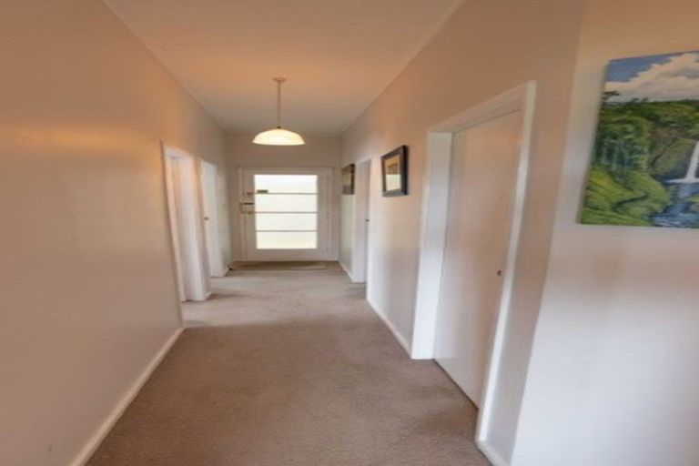 Photo of property in 2 Braemar Terrace, Johnsonville, Wellington, 6037