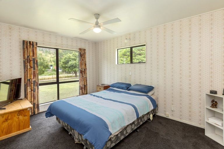 Photo of property in 16 Mclaughlin Drive, Tinui, Masterton, 5889