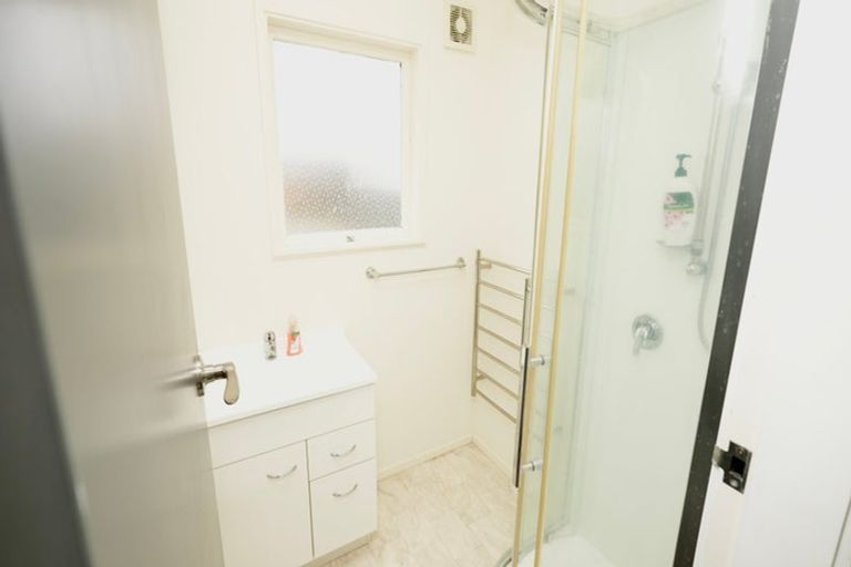 Photo of property in 6 Sutherland Crescent, Westbrook, Palmerston North, 4412