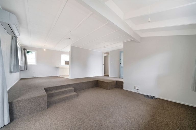 Photo of property in 22 Karaka Street, Helensville, 0800