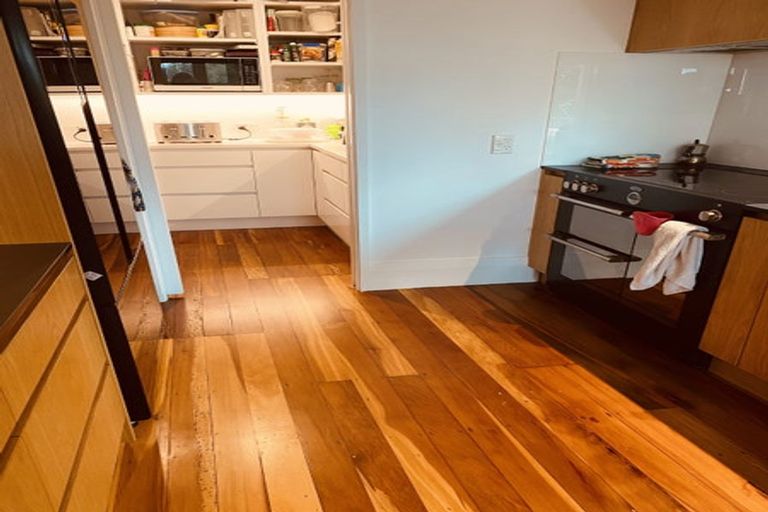 Photo of property in 233 Godley Road, Titirangi, Auckland, 0604