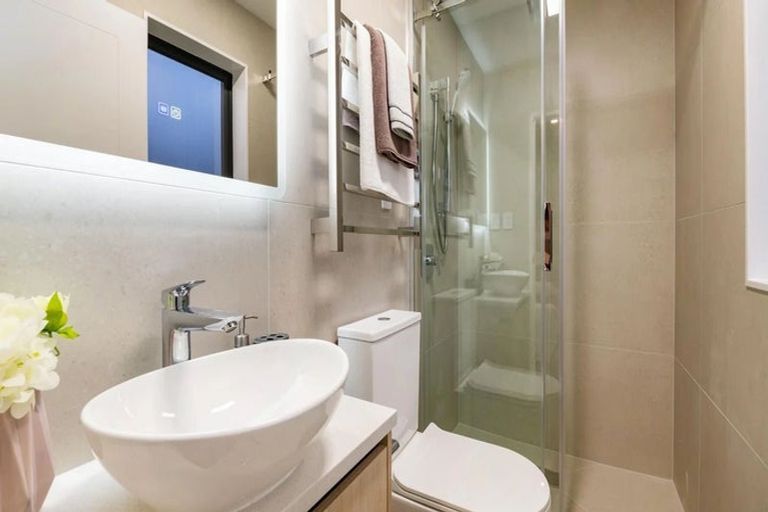 Photo of property in 3/114 Saddleback Rise, Murrays Bay, Auckland, 0630