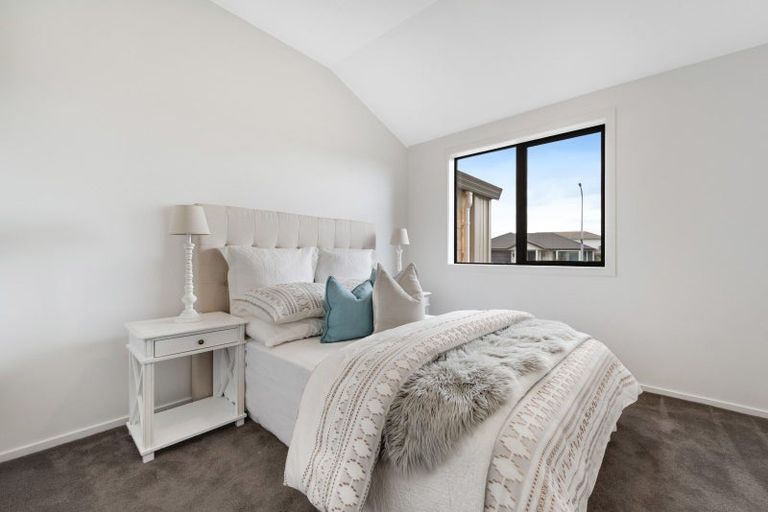 Photo of property in 32 Ambleside Drive, Northpark, Auckland, 2013