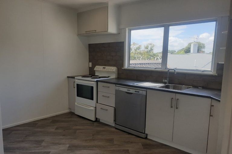 Photo of property in 4/184 Powderham Street, New Plymouth, 4310