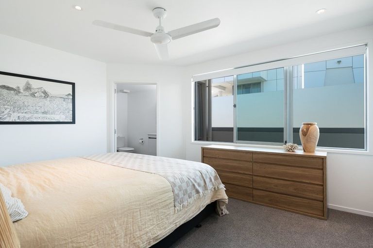 Photo of property in 135 Marine Parade, Mount Maunganui, 3116