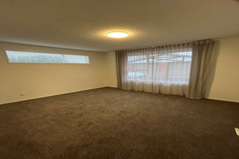 Photo of property in 107 Denise Crescent, Hornby, Christchurch, 8042
