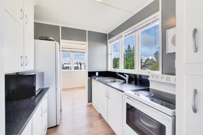 Photo of property in 20 Riserra Drive, Ranui, Auckland, 0612