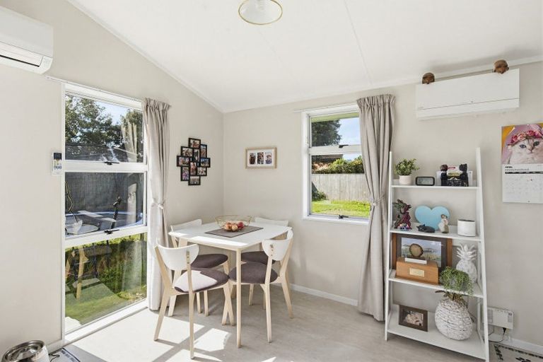 Photo of property in 27 Morgan Crescent, Levin, 5510