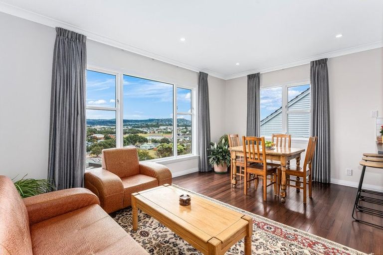 Photo of property in 18 Elphinstone Avenue, Strathmore Park, Wellington, 6022