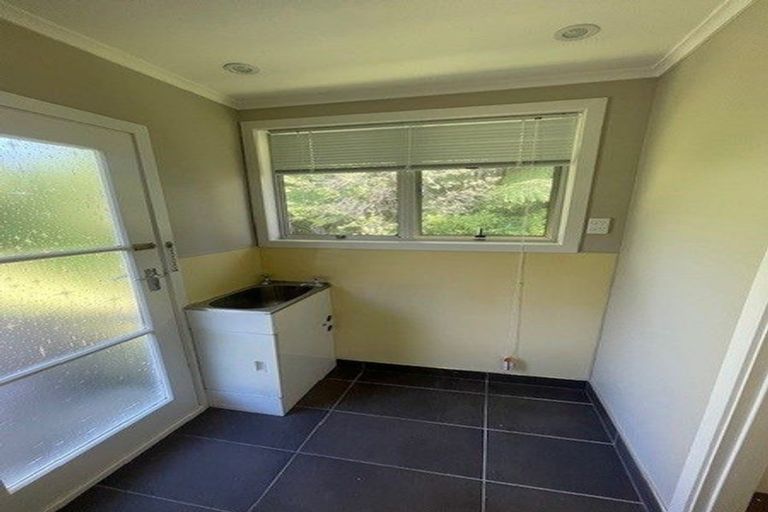 Photo of property in 2/1 Bronwyn Place, Torbay, Auckland, 0630