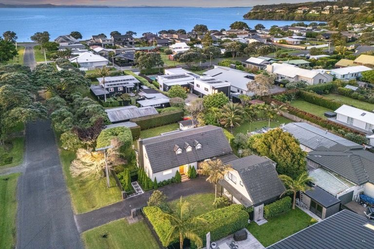 Photo of property in 1 Cross Street, Manly, Whangaparaoa, 0930