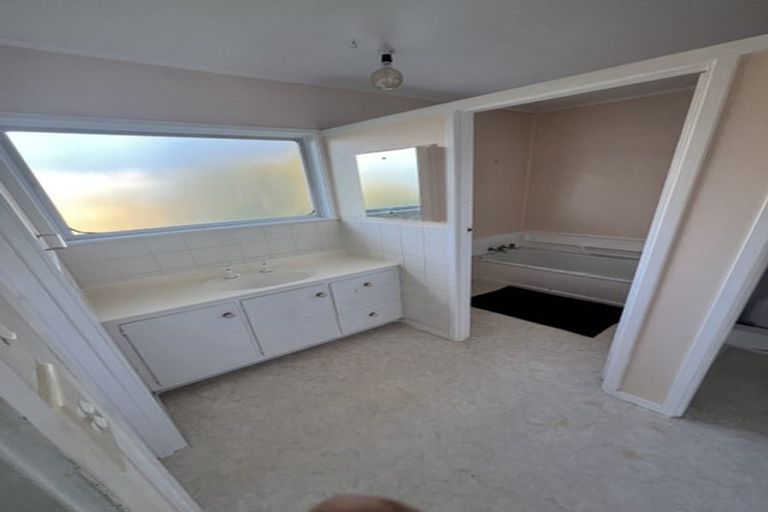 Photo of property in 11 Whitby Crescent, Mairangi Bay, Auckland, 0630