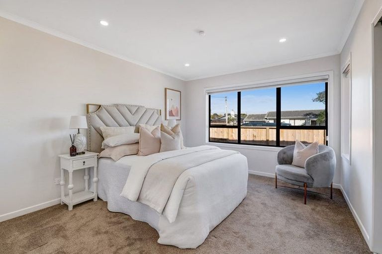 Photo of property in 25 Neal Avenue, Glenfield, Auckland, 0629