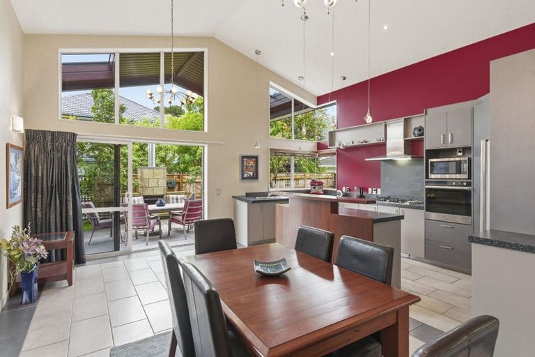Photo of property in 3 Iti Grove, Waikanae, 5036