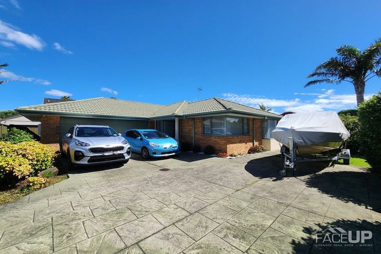 Photo of property in 20 Starlight Cove, Hobsonville, Auckland, 0618